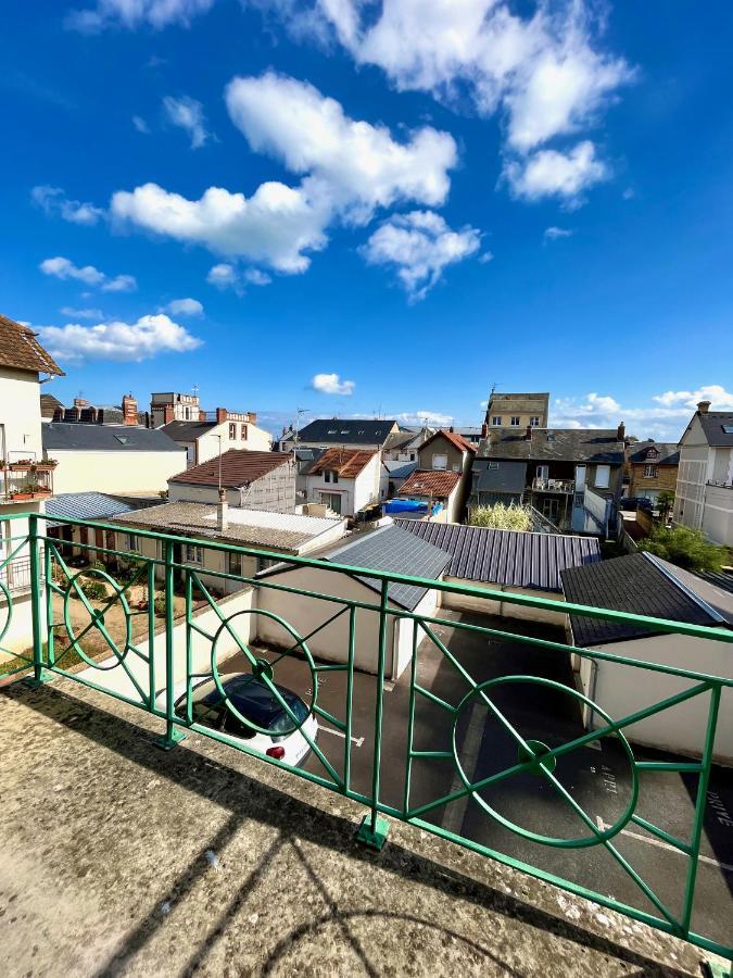 Salm, Coquet Studio Avec Balcon Ouistreham Dış mekan fotoğraf