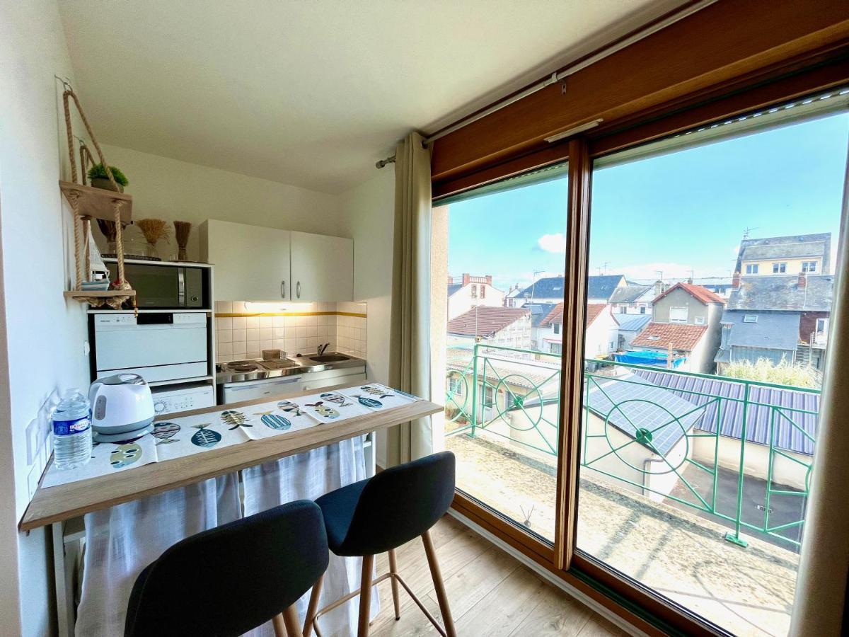 Salm, Coquet Studio Avec Balcon Ouistreham Dış mekan fotoğraf