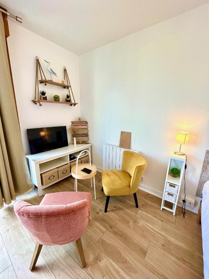 Salm, Coquet Studio Avec Balcon Ouistreham Dış mekan fotoğraf